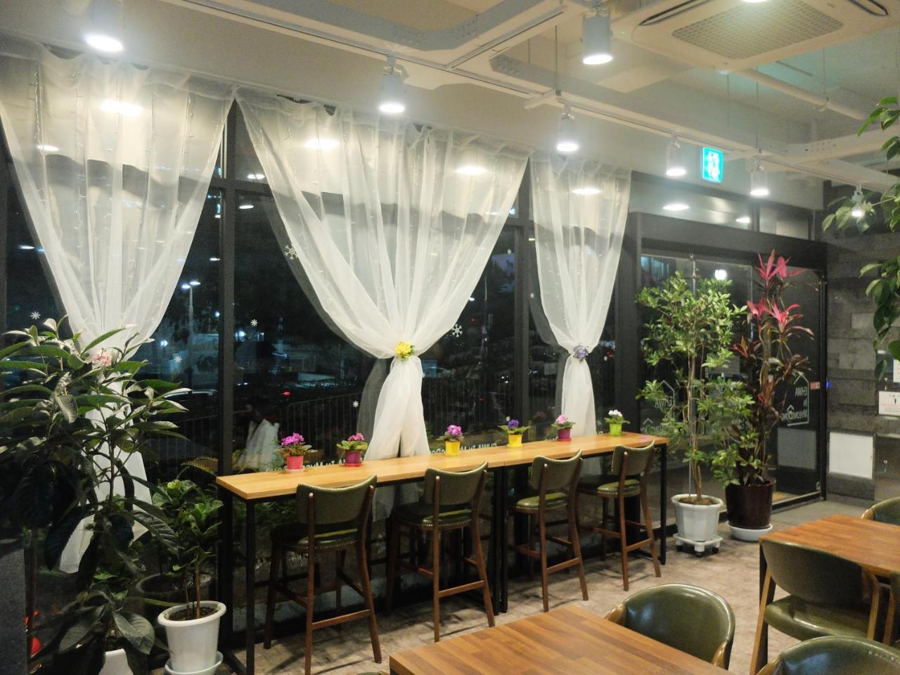 Nhà khách Ehwa In Myeongdong 2*